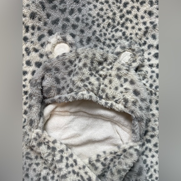 Pottery Barn Kids Snow leopard bundle - Picture 5 of 8